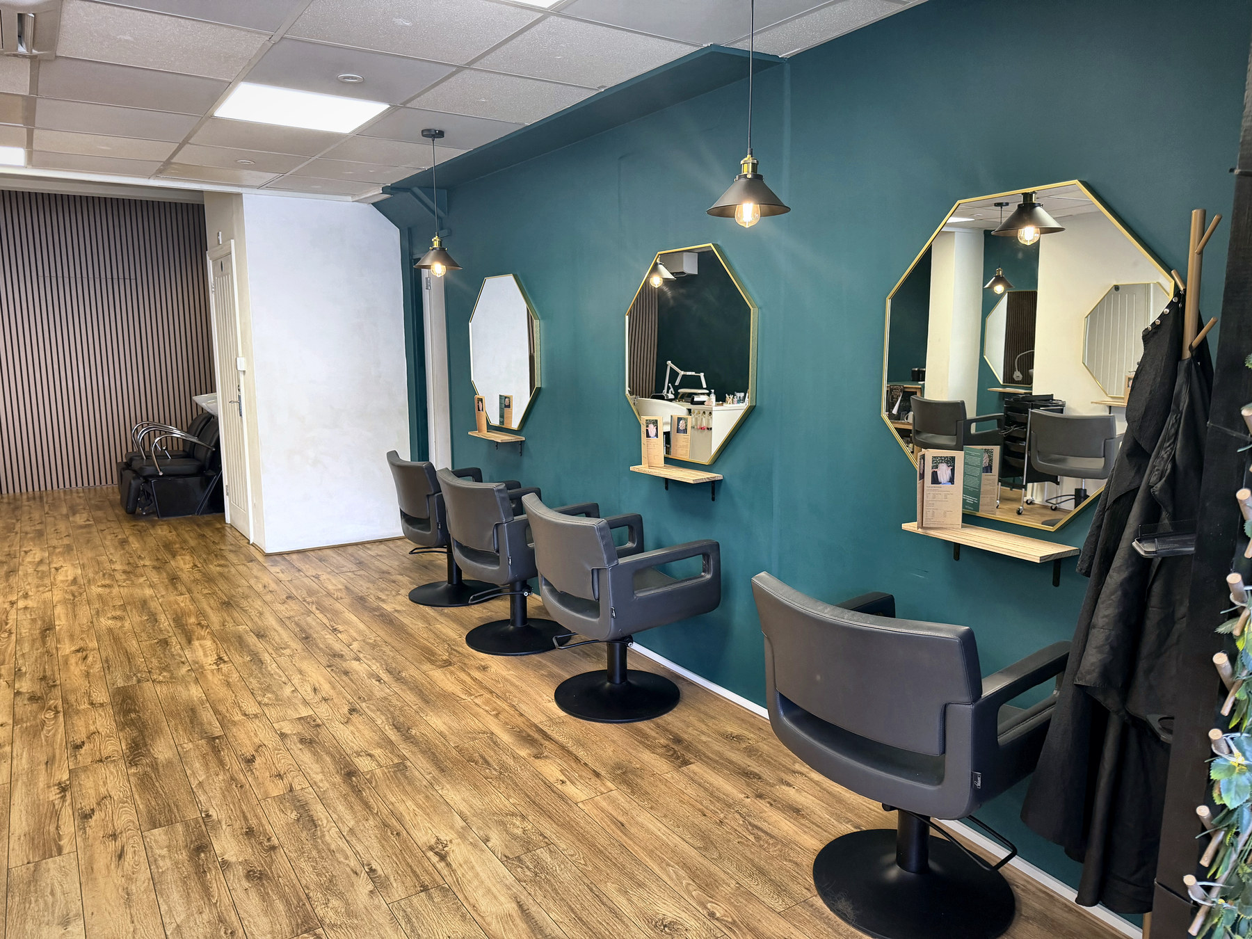 Styling stations